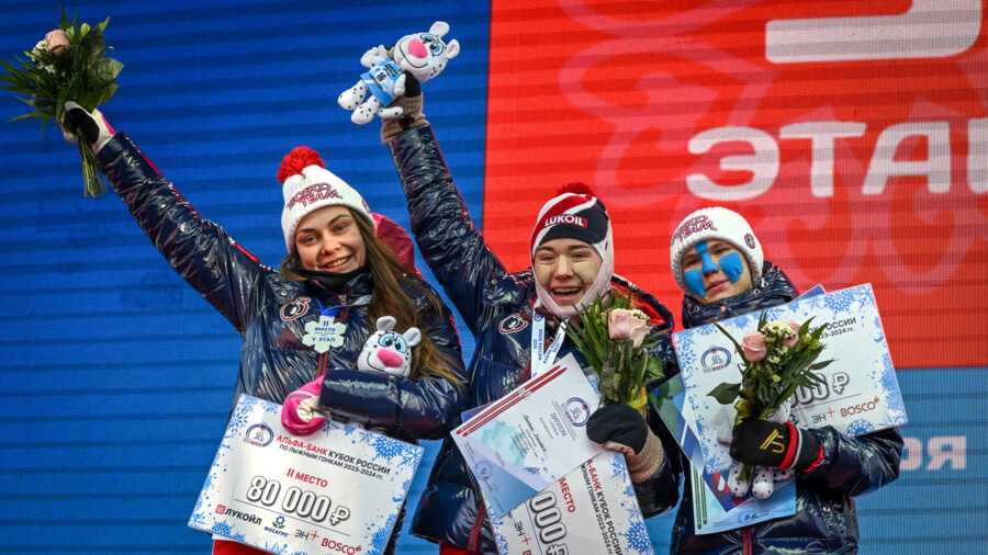 Тяжёлая драма на чемпионате России. Звезда лыж разрыдалась сразу после финиша. Видео