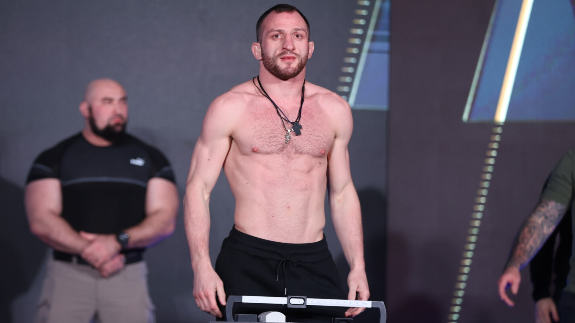 Боец MMA Шаматава: «Мне обещали подарить квартиру, но она до меня не дошла. Остались только ключи»